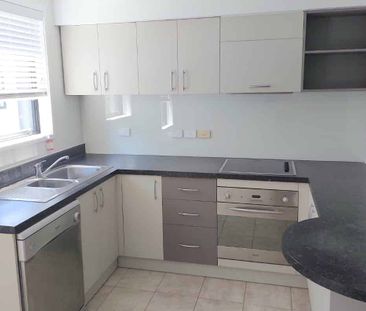 Modern Birkenhead Townhouse - Photo 5