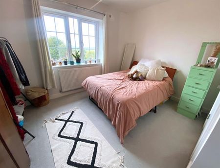 2 Bedroom Terraced To Let - Photo 4