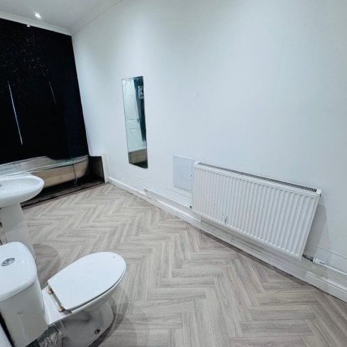 Cwmamman Road, Ammanford, SA18 - Photo 1