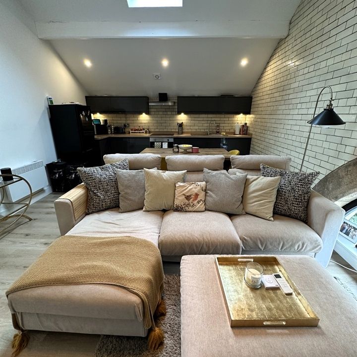 2 Bed Flat, Abbey Road, LS5 - Photo 1