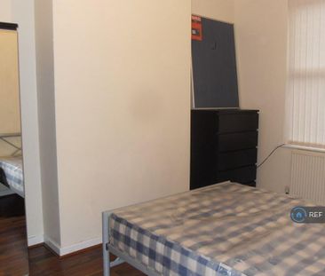 4 bedroom terraced house to rent - Photo 4