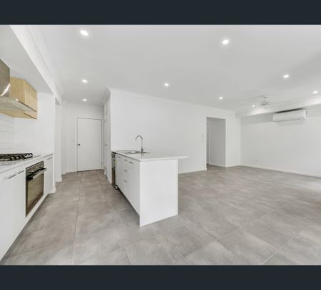 29 Terrericche Place, Richlands, Qld 4077 - Photo 2