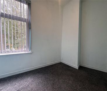 2 bedroom end of terrace house to rent - Photo 2