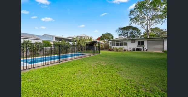 ***Price reduction*** Charming Family Home with Pool in Prime Location - Photo 1