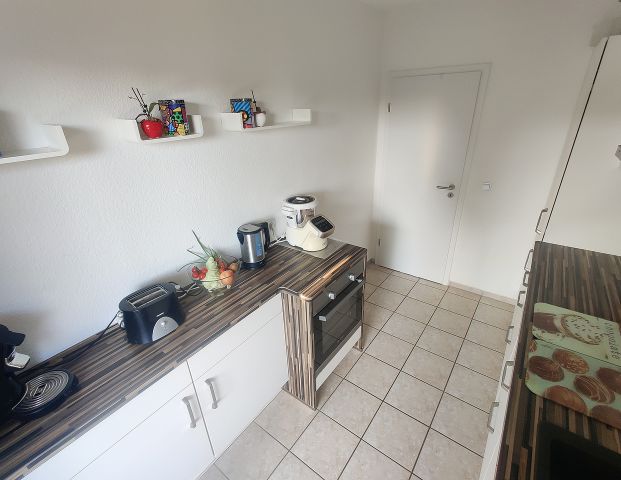 Miete inkl. Nebenkosten: 1.600 € pro Monat, plus Strom, inkl. Heizung - Photo 1