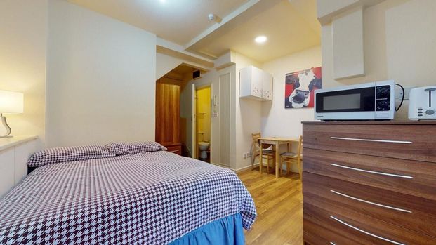 Studio to rent - Photo 1