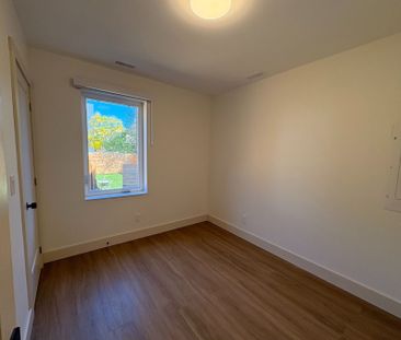 For Lease - 35 Elmview Drive Unit# Main, Toronto, Ontario - Photo 2