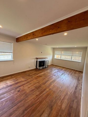 Charming 3BR Henderson Haven - Photo 3