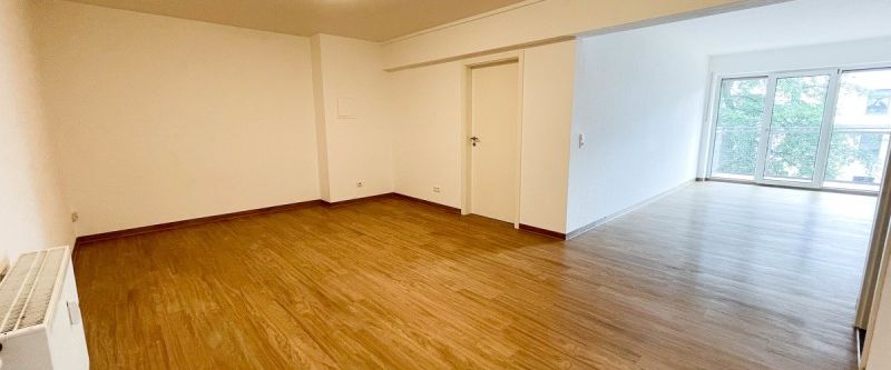 Moderne 3-Raum-Wohnung mit Balkon und Einbauküche in Aue - Photo 1