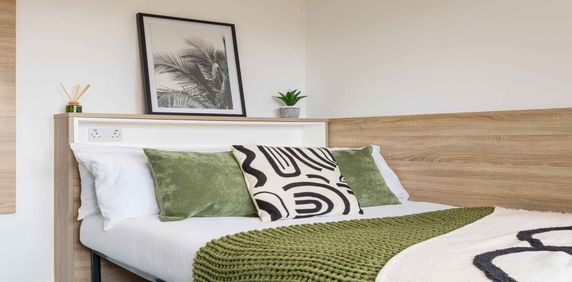 Gold Ensuite Large - Photo 2