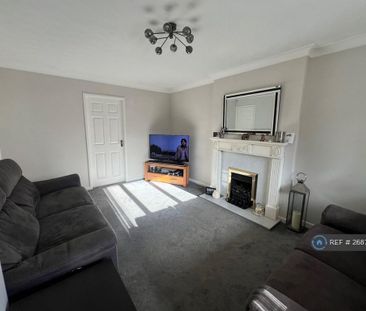 3 bedroom semi-detached house to rent - Photo 2