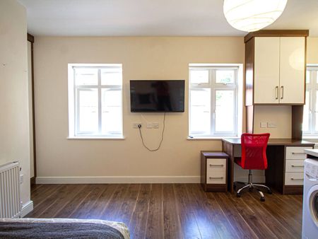 Apt 16, Clarendon House - Photo 3