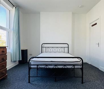 5 bedroom terraced house to rent - Photo 4