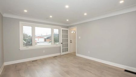 $2,350 / 3 br / 1 ba / 980 sqft 3BR Duplex in Hamilton - Photo 3