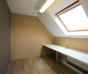 Instapklare woning (2004) met zonnepanelen en idyllische tuin - Foto 6