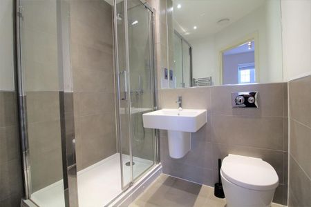 3 bedroom flat to rent - Photo 2