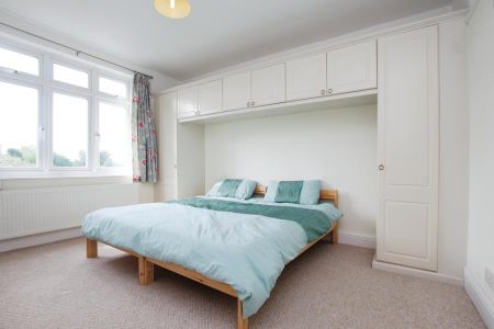 3 bedroom semi-detached house to rent - Photo 5