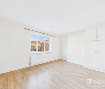 3 Bedroom Semi-Detached House - Photo 3