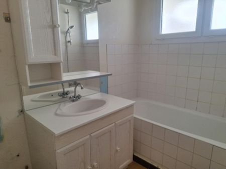 Location Appartement 4 pièces 91m² LISIEUX 14100 - Photo 4