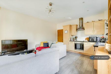 2 bedroom flat to rent - Photo 2