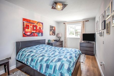 Chenies Way - Photo 3