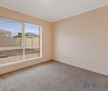 2/11 Panorama Avenue, 3337, Melton West Vic - Photo 2