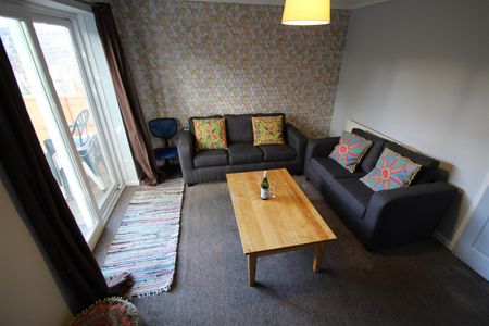 Chapel Fold, Hyde Park, LS6 3RG, Leeds - Photo 2