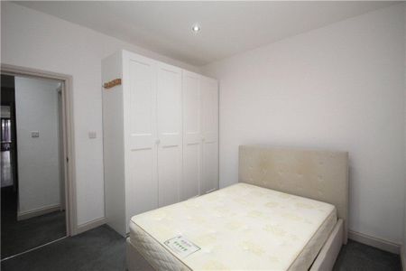 2 bedroom maisonette to rent - Photo 2