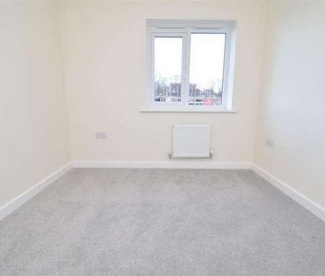 Yarn Crescent, Wakefield, WF2 - Photo 3