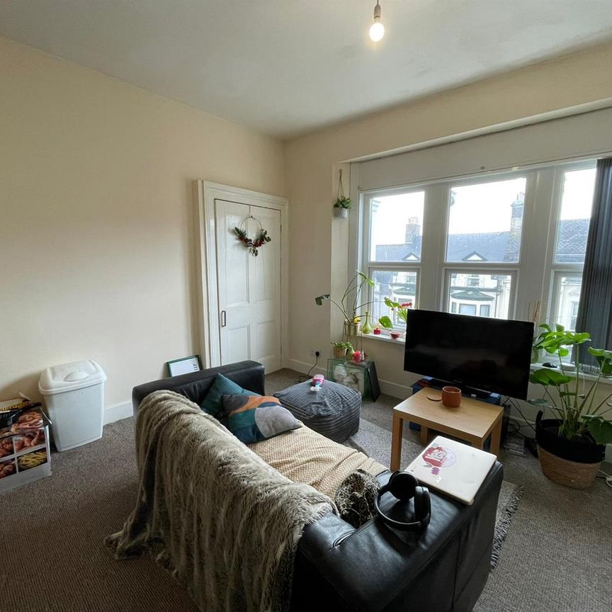 17 Woodland Terrace, Flat 5, Plymouth - Photo 1