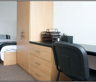 DOUBLE BEDROOM - PRIVATE HALLS - STUDENT ACCOMMODATION LIVERPOOL - Photo 6
