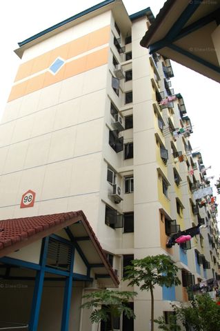 Blk 98 Crescent View (Queenstown), HDB 3 Rooms - For Rent - Photo 2