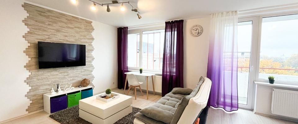 Modernes City-Apartment mit atemberaubender Skyline & Parkblick - Photo 1