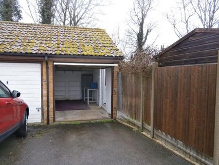 2 bedroom terraced house to rent - Photo 3