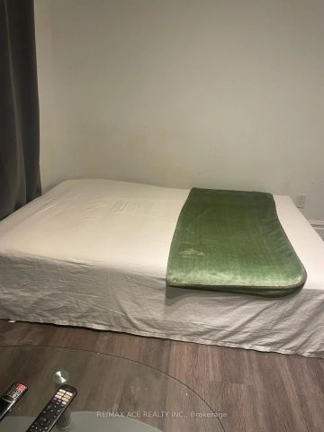 38 Emerson Avenue #Room A - Photo 4