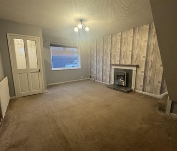 Wain Close, Eastfield, Scarborough - Photo 2