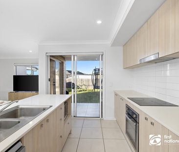 STUNNING FAMILY HOME IN REDLAND BAY! - Photo 3