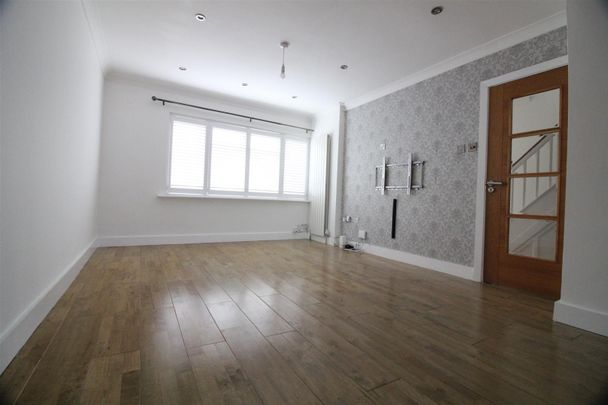 Weymouth Road, Hayes - Photo 1