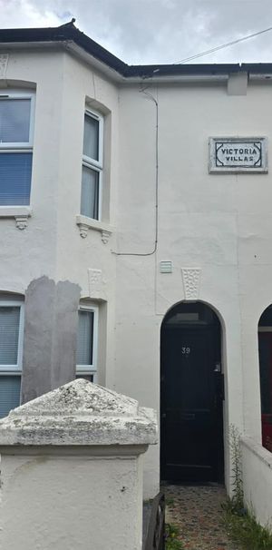 Cambridge Road, Aldershot GU11, London - Photo 1