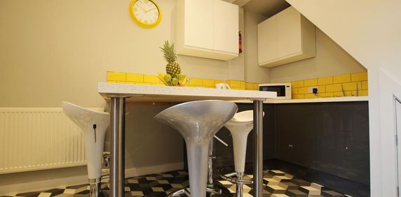 1 bedroom in a house share to rent - Photo 2