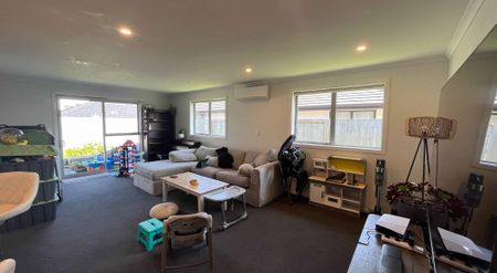 Sunny 4-bedroom house for rent!! - Photo 3