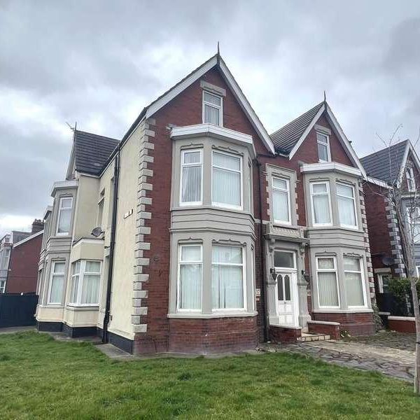 Lytham Road, Blackpool, FY4 - Photo 1