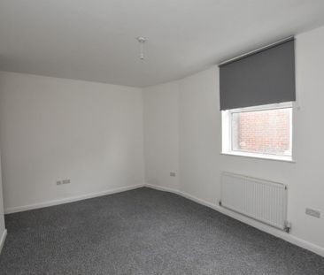 1 bed Apartment for Rent - Photo 2