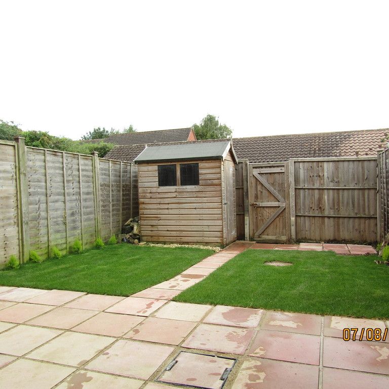 2 bed terraced house to rent in Clematis Court, Cheltenham, GL52 - Photo 1