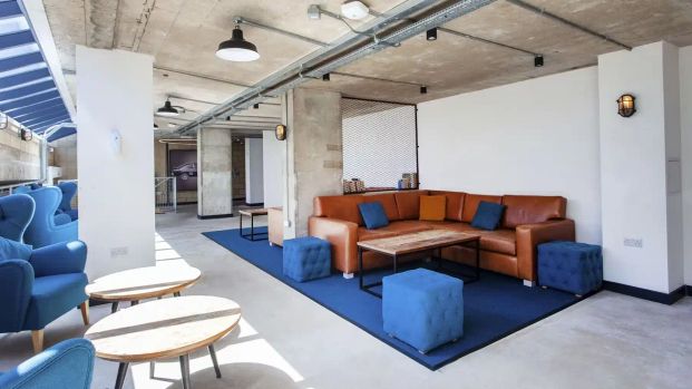 Studio Apartment - Photo 1