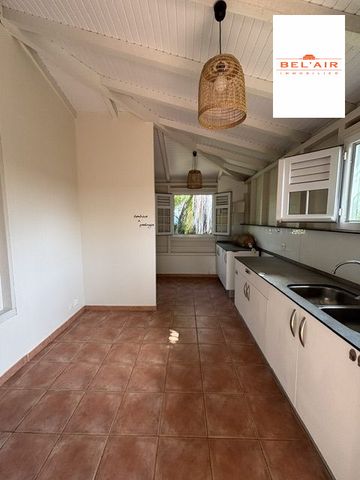 Location Maison 5 pièces 109m² LE FRANCOIS 97240 - Photo 2