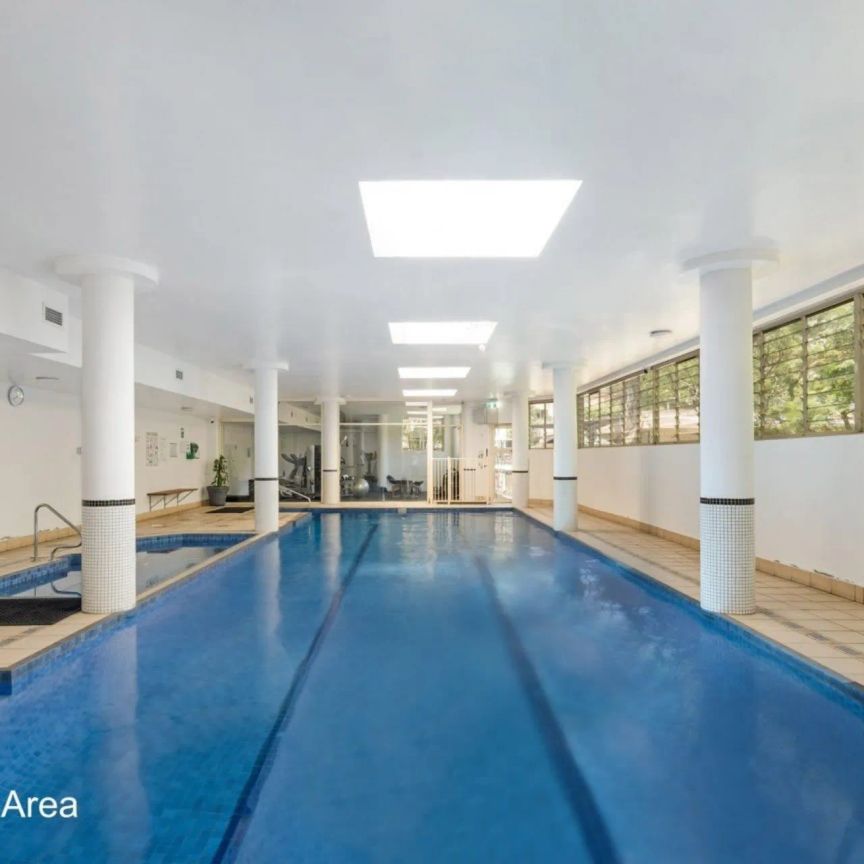 Very spacious 2 bedroom apartment in ever popular Kimberley Estate. - Photo 1