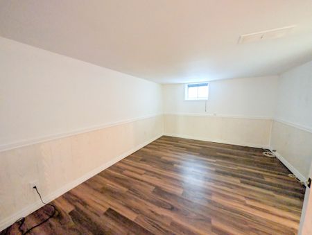 2 Bedroom House with Fully Finished Basement in St. Catharines! - Photo 4