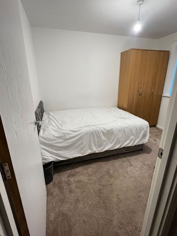 Room in a Shared House, Salford, M6 - Photo 3