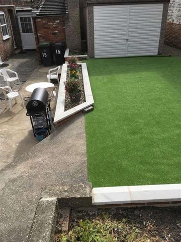 Northgate, Sleaford, NG34 - Photo 2